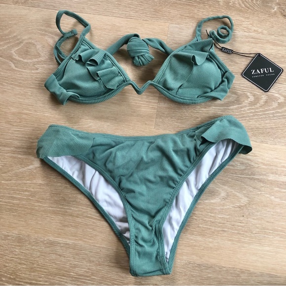 Zaful Ribbed Frill Bikini - Picture 4 of 8